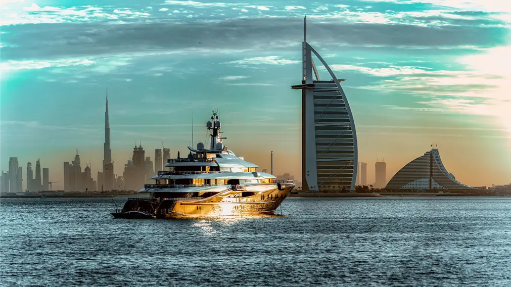 Luxury yacht experience in Dubai